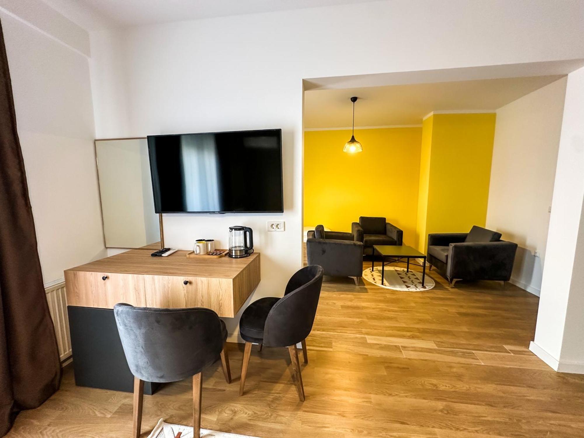Grand Apartments Prishtina Приштина Екстер'єр фото